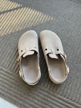 Birkenstock Women's Light Beige Suede Clog Mule with Gold Buckles